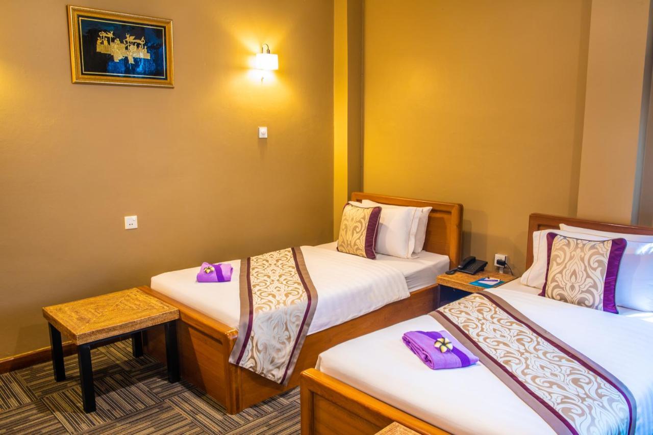 Cinderella Hotel Mawlamyine Eksteriør bilde